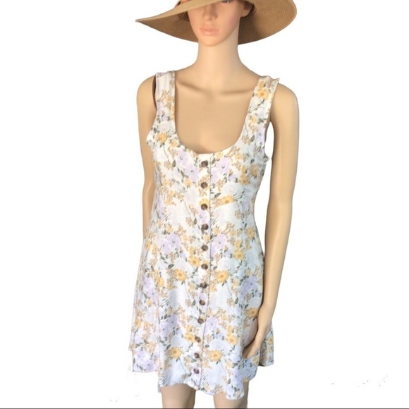 American Eagle Outfitters Dresses & Skirts - American Eagle outfitters floral mini dress